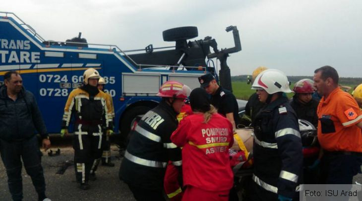 Angajat de la Drumuri, mort în urma unui carambol, în timp ce lucra la ridicarea unui TIR implicat în alt accident 1 accident arad 2_234230.jpg