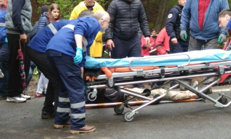 BRAȘOV. Spectator rănit în prima etapă a Campionatului Național de viteză în coastă. Bărbatul a ajuns la spital, după ce a suferit un traumatism craniocerebral - Galerie FOTO 1 accidentcoasta1.jpg