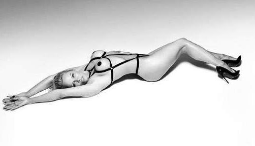 Pamela Anderson, poze „HOT” la 50 de ani!!! 1 anderson1_2.jpg