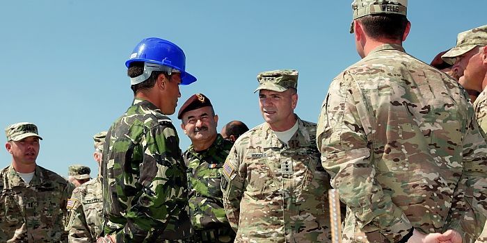 BRAŞOV. Militari americani, britanici şi români se pregătesc la Cincu 1 cincuex.jpg