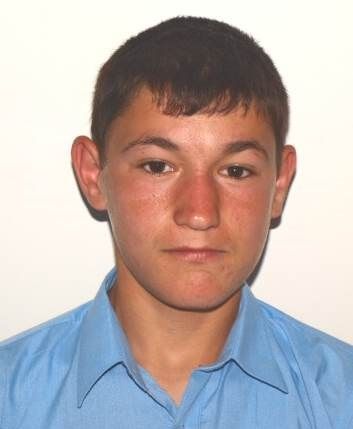 BRAŞOV. Un adolescent este căutat de Poliţie, la cererea familiei. L-a văzut cineva? 1 disparut_9.jpg