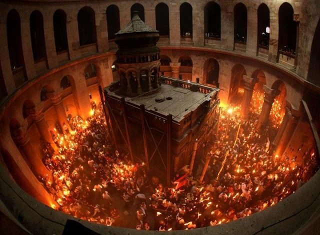 BRAȘOV. Preotul Jandarmeriei și militari voluntari vor aduce Lumina Sfântă de la Ierusalim 1 lumina-sfanta.jpg