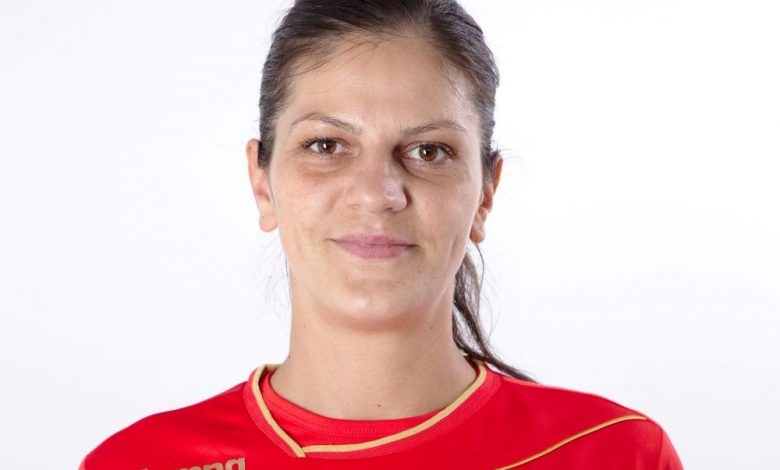 CORONA BRAȘOV. Ana Maria Mârcă a semnat pe doi ani 1 marca.jpg