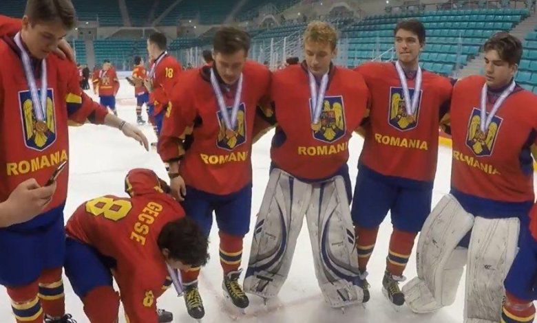 Scandal în hocheiul românesc. „Tricolorii” U18 au cântat imnul secuiesc 1 nationala_8.jpg