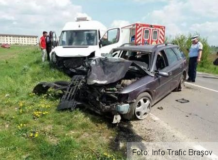 BRAŞOV. Cercetări. Accidentul dintre Bod şi Sânpetru a fost provocat de un tânăr de 19 ani, fără permis de conducere 1 accidentbod.jpg