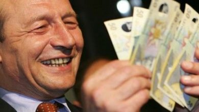 basescu-bani.jpg