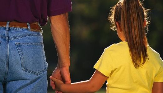 REFERENDUMUL PENTRU DEFINIREA FAMILIEI. Ce se va întâmpla cu familiile monoparentale? 1 familie-monoparentala1.jpg