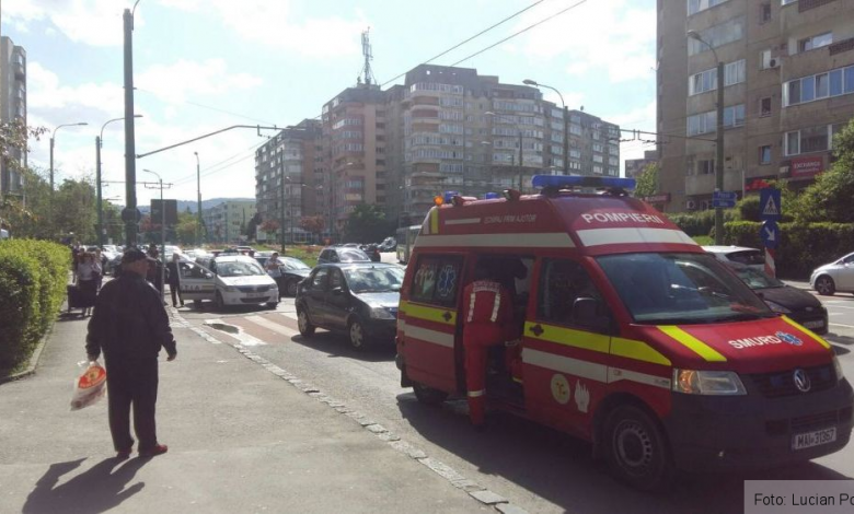 Ultima oră. BRAŞOV. Minoră accidentată de o maşină aproape de trecerea de pietoni. GALERIE FOTO 1 img-20170515-wa0000.jpg