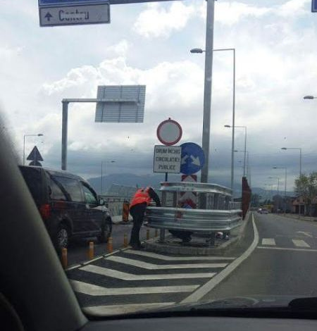 Update. BRAŞOV. Şoferii care circulă pe pasajul spre Sânpetru riscă sancţiuni, altele decât pe drum public 1 pasajtraficinchis.jpg