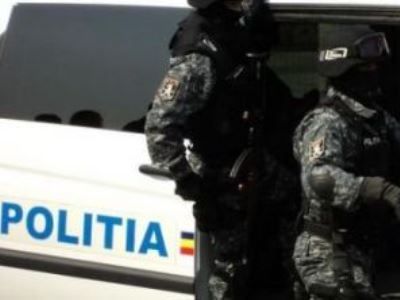 Percheziție la locuința unui tânăr de 18 ani, din județul Brașov 1 perchezitii_9.jpg