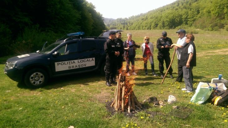BRAŞOV. Comisarii Gărzii de Mediu şi poliţiştii locali au ieşit la... grătar 1 picnic gratare controale (1)_235461.jpg