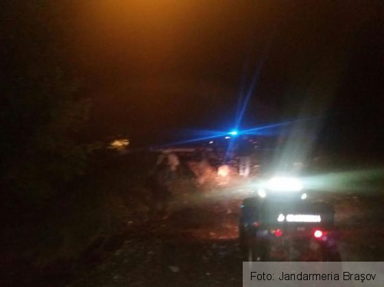 BRAŞOV. Acţiune de salvare nocturnă, în Bucegi, pentru recuperarea a patru turişti rătăciţi (FOTO) 1 turisti bucegi 2_236560.jpg