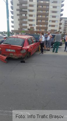 BRAȘOV. Coliziune în zona mall-ului Coresi (FOTO) 1 accident coresi 3_236930.jpg