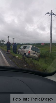 BRAȘOV. Coliziune între trei autovehicule, la Lunca Câlnicului (FOTO) 1 accident lunca_237478.jpg