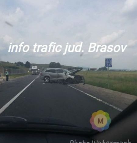 BRAȘOV. O șoferiță a intrat cu mașina într-un cap de pod, în apropiere de Codlea (FOTO) 1 accidentdn1codlea_3.jpg