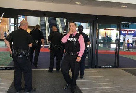 Incident terorist pe aeroport. FBI îl investighează pe atacator 1 flint.jpg
