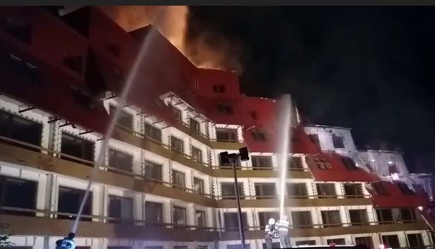 BRAȘOV. Câinele patronului „a dat alarma” de incendiu 1 incendiu_17.jpg