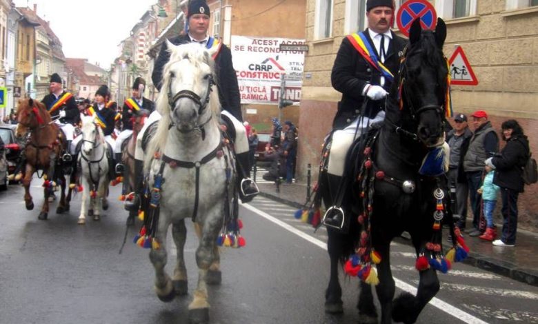 BRAȘOV. Junii fac astăzi paradă prin oraș 1 junii2017.jpg