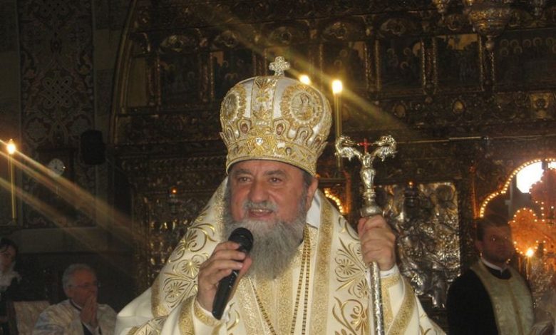 BRAȘOV. Mitropolitul slujește la Biserica Sf. Ioan Botezătorul 1 mitropolit_3.jpg