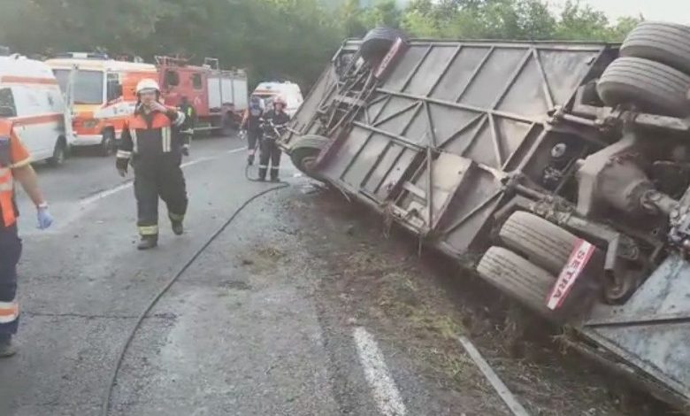 BRAȘOV. UPDATE. Autocar răsturnat. Detalii despre intervenția ISU. „S-au depus eforturi considerabile”. 36 de persoane au fost transportate la spital 1 screenshot-2_4.jpg