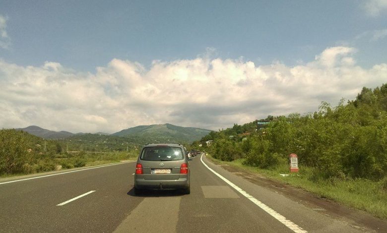 BRAȘOV. Circulație de coșmar pe DN1, dar și pe drumurile județene. Oare de ce? 1 trafic-comarnic.jpg
