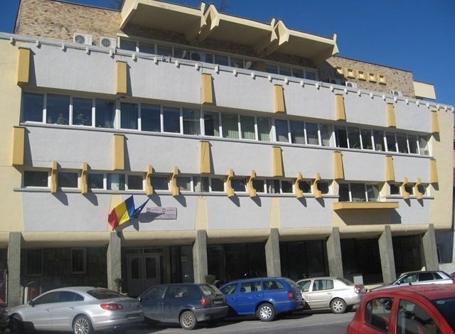 BRAȘOV. Dacă vor bani, absolvenții 2017 trebuie să se înscrie până joi la șomaj 1 ajofm_5.jpg