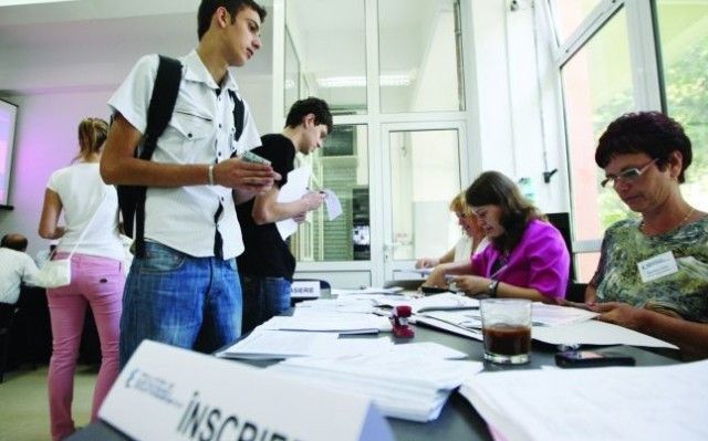 BRAȘOV. Aproape 13 candidați pe un loc la Medicină și la Psihologie 1 facultate_2.jpg