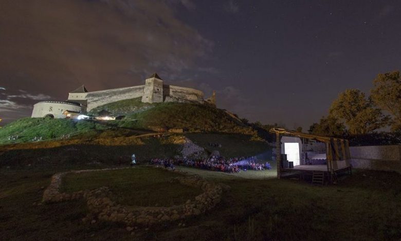 BRAȘOV. Începe Festivalul de Film și Istorii. Programul complet 1 festivaul-de-filme-si-istorii-rasnov.jpg