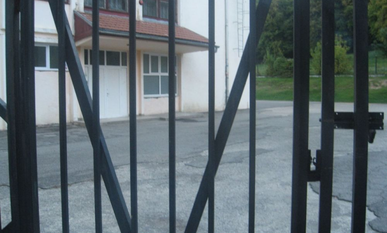 Fără elev de serviciu pe şcoală, dar și fără pază 1 img-3102.jpg