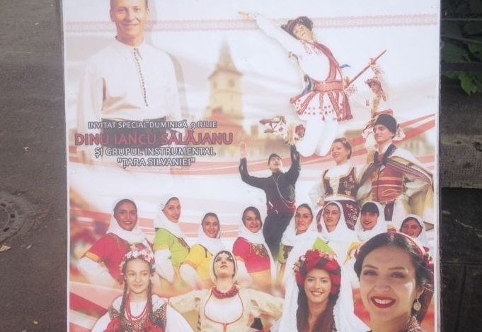 BRAŞOV. Paradă de folclor pe Republicii şi spectacol în Piaţa Sfatului 1 img-9946.jpg