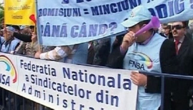 Proteste din cauza blocării angajărilor la stat 1 proteste_5.jpg