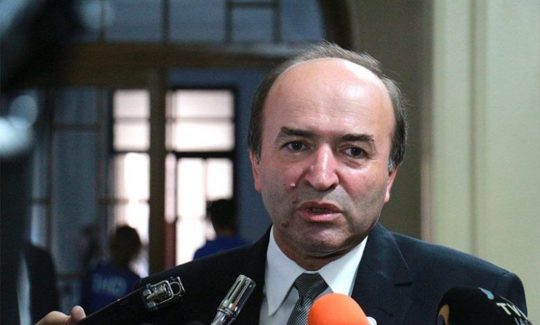 Începe inventarierea arhivei SIPA 1 toader.jpg