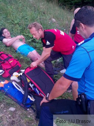 BRAȘOV. Persoană căzută în râpă pe Drumul Sulinar (update - foto) 1 IMG-20170827-WA0006_240398.jpg