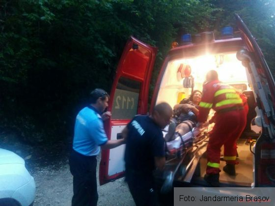 BRAȘOV. O tânără israeliană a suferit o accidentare gravă în timp ce se afla în zona cabanei Curmătura 1 accidentare zarnesti 2_239709.jpg