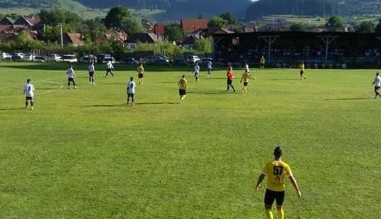 BRAȘOV. ASF Zărnești - AS „SR” Brașov 1-0 - rezultat la pauză 1 assrbv.jpg