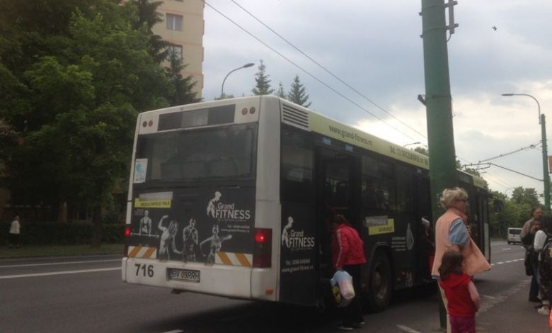 BRAȘOV. Noii beneficiari de călătorii gratuite RATBV primesc de luni cardurile 1 autobuz_14.jpg