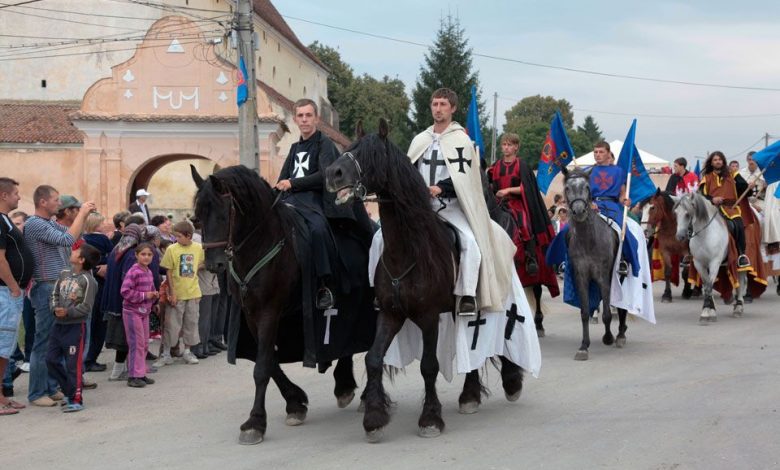 BRAȘOV. Întoarcerea teutonilor la Marienburg 1 cavalerii-teuntoni-feldioara.jpg