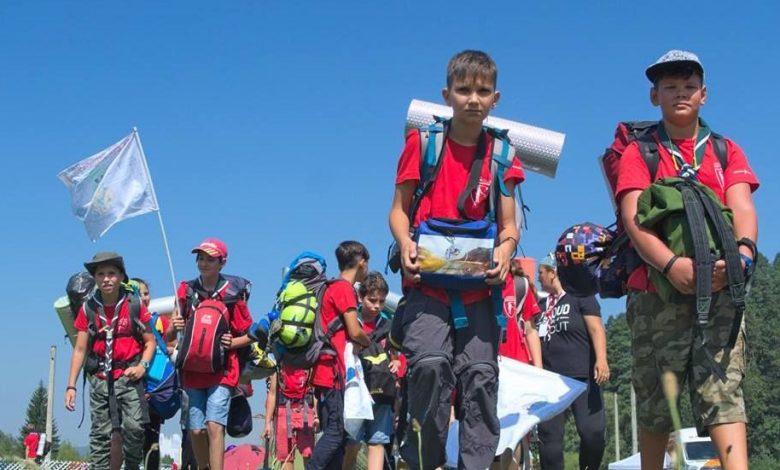 BRAŞOV. 1.800 de cercetaşi construiesc un oraş la Cristian 1 cercetasi.jpg