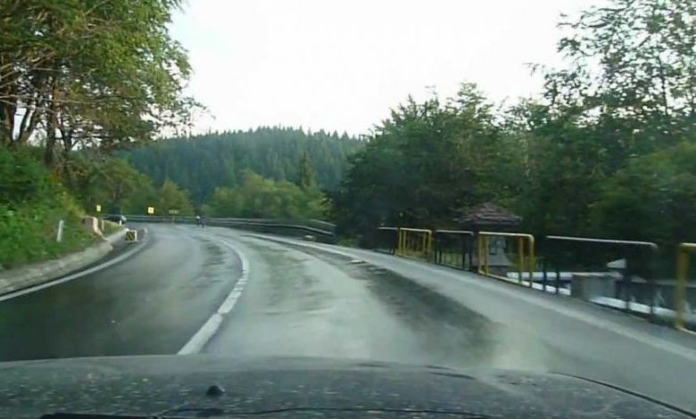 BRAȘOV. Impact frontal pe DN 1, din cauza vitezei în curbă 1 dn1_7.jpg