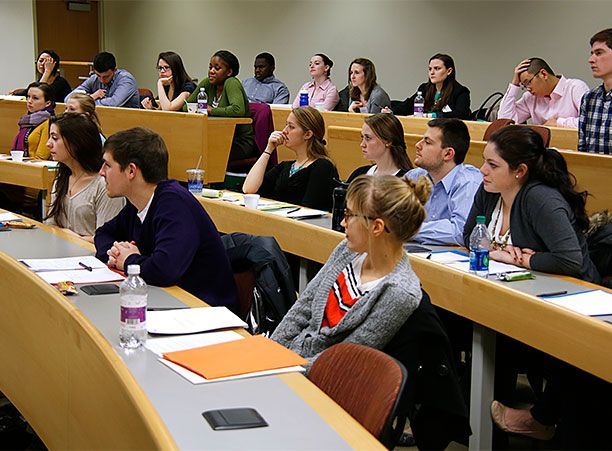 Liceenii români pot studia un an cu bursă în SUA 1 elevi_8.jpg