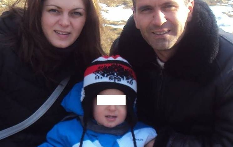 „CONDAMNAT”. Un băieţel din Braşov cu o formă rară de cancer n-are nici o şansă să primească ajutor din partea statului român, pentru tratamentul complet recomandat în Italia 1 familiebrasov.jpg