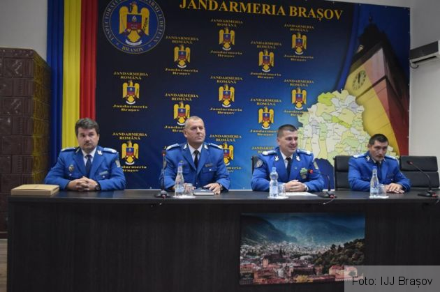 BRAȘOV. După aproape 30 de ani de carieră militară, adjunctul inspectorului șef al Jandarmeriei Brașov a ales viața de pensionar (FOTO) 1 florin neculai ijj_240118.jpg