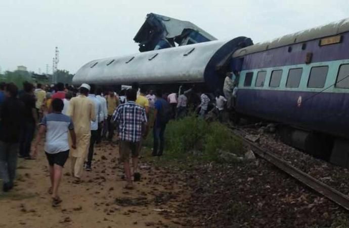 Zeci de morți și răniți în urma deraierii unui tren 1 india_2.jpg