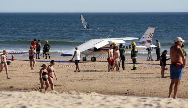 Tragedie pe plajă. Doi oameni uciși de avion 1 plaja2.jpg