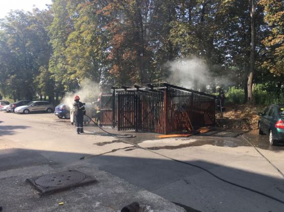 BRAŞOV. Incendiu la ghena de gunoi 1 pompieri ghena1_239761.jpg