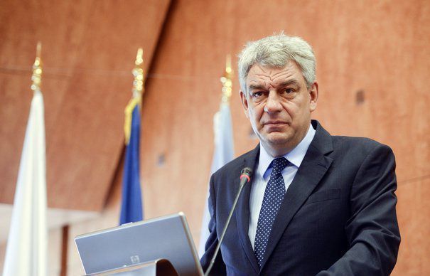 BRAŞOV. Premierul Tudose a spus în Parlament că avem economie solidă. Aşa o fi, dar oamenii din popor percep altfel situaţia 1 tudose.jpg