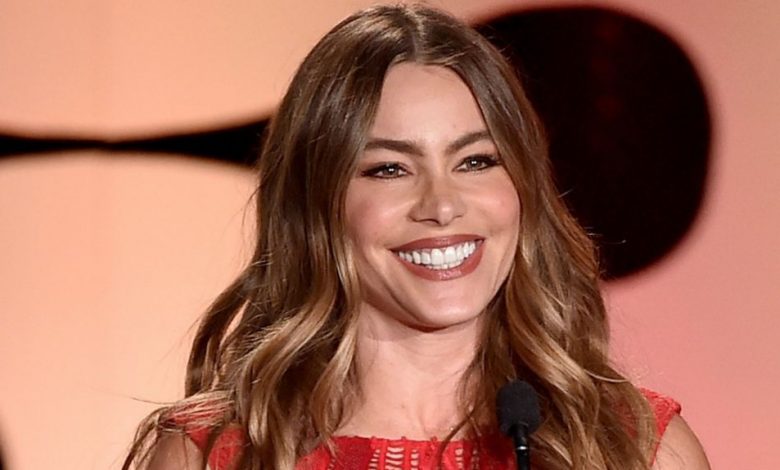 Sofia Vergara (45 de ani) a pozat complet GOALĂ!!! (Foto...) 1 vergara2.jpg