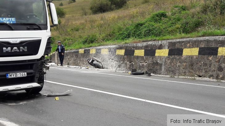 BRAȘOV. Motociclist rănit grav pe DN 13, în urma impactului cu o autocisternă (FOTO) 1 accident motocicleta 1_240917.jpg