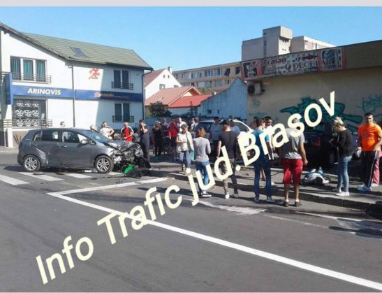 BRAȘOV. Accident cu doi răniți, pe strada Traian! Una dintre victime, aflată în stare de inconștiență, a suferit amputație de mână (FOTO) 1 accident strada traian_241239.jpg