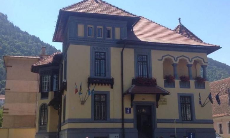BRAȘOV. Șezătoare urbană la Casa Junilor 1 casajunilorexpozitie4.jpg